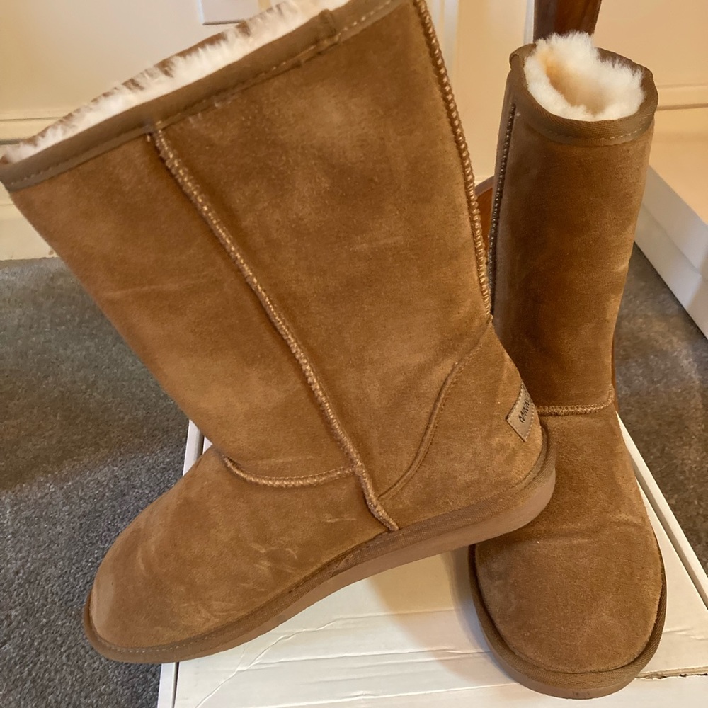 Tan sheep  lining boots